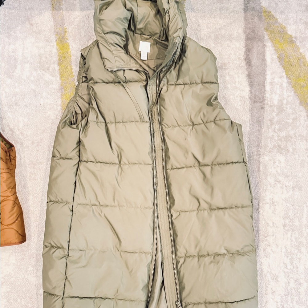 H&M Olive Green Puffer Vest